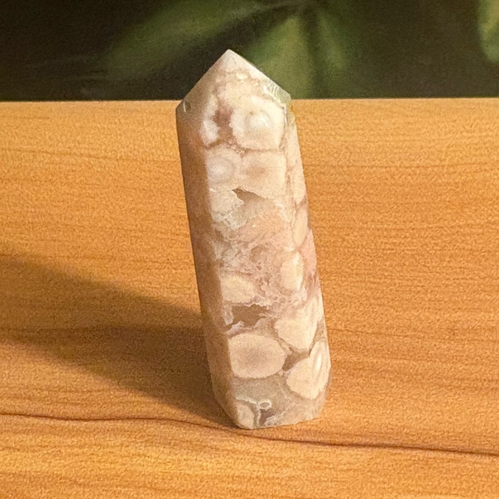 Polished Stone Obelisk - Cream and Tan